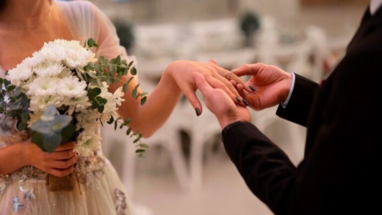 Aile Bakanlığı Duyurdu: Evlenecek Gençlere 250 Bin TL Faizsiz Evlilik Kredisi